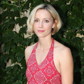 Herečku si pamatujeme ze seriálu Ordinace v růžové zahradě, kde nosila krátké blond mikádo.