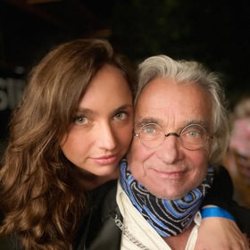 Elizabeth je na svého otce hrdá.