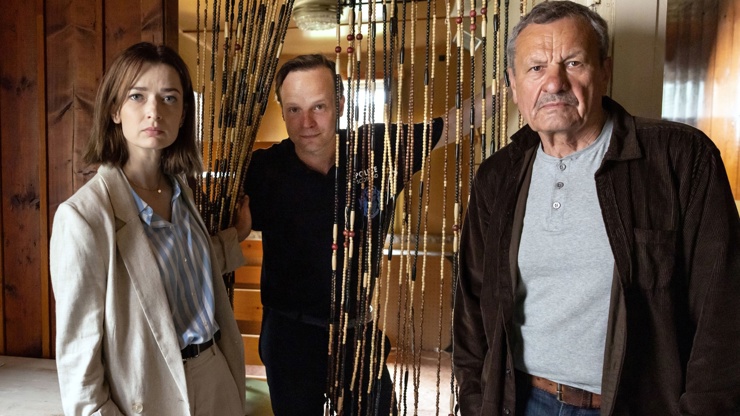Marika Šoposká, Kryštof Hádek a Miroslav Krobot natáčí druhou řadu seriálu Oktopus.
