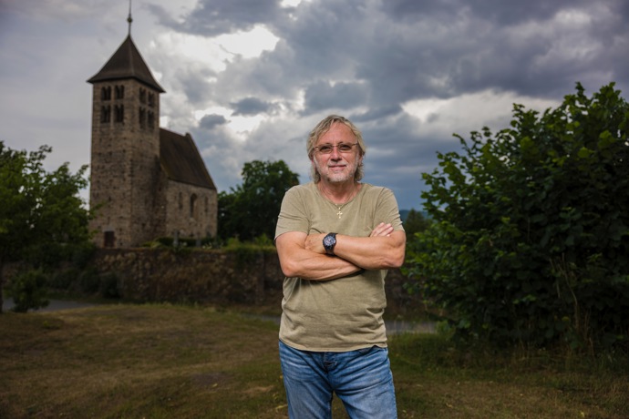 Snímek z dokumentu Dalibor Janda - oheň, voda, vítr