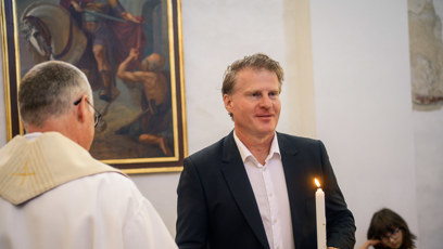 FOTO: Kmotrem se stal herec a básník Petr Batěk.