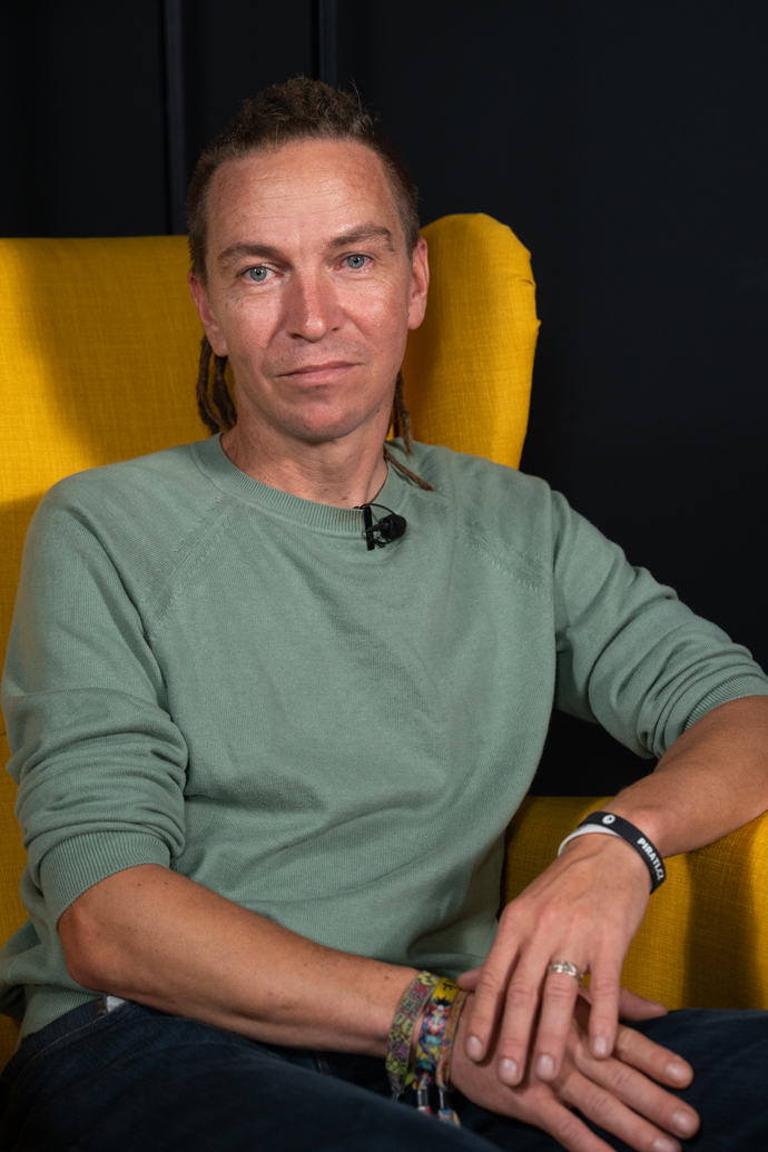 Ivan Bartoš v pořadu eXtra Host.