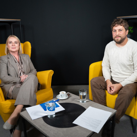 Jana Černochová s moderátorem pořadu eXtra Host.