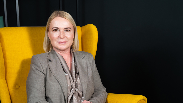 Extra host Jana Černochová foto 03