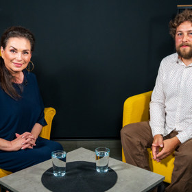 Jana Bobošíková s moderátorem pořadu eXtra Host.