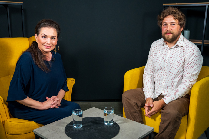 Jana Bobošíková s moderátorem pořadu eXtra Host.