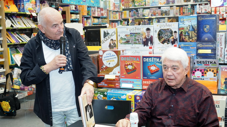 Jiří Krampol se svým manažerem Milošem Schmiedbergerem. 