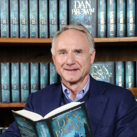Dan Brown se svojí novou knihou.