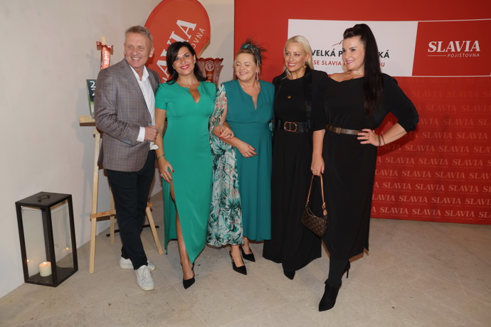 Módní přehlídka Beaty Rajské plná hvězd. 