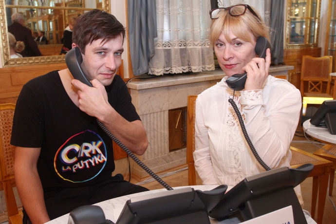 Jan Zadražil na snímku s kolegyní Danou Batulkovou během charitativního večera, kdy se po telefonu vybíraly peníze na znevýhodněné děti. 
