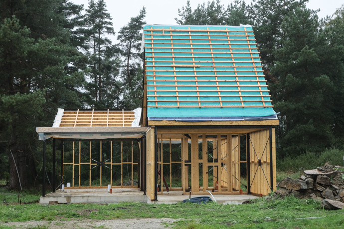 Kotkovi si staví nový dům.