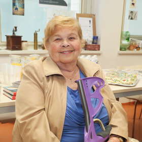 Pro Ivanku Devátou je typický optimistický pohled na svět, který je u ní patrný na první pohled, i když neměla vždy lehký osobní život.