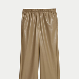 Kalhoty koženého vzhledu se širokými nohavicemi, Marks&Spencer, 1 499 Kč