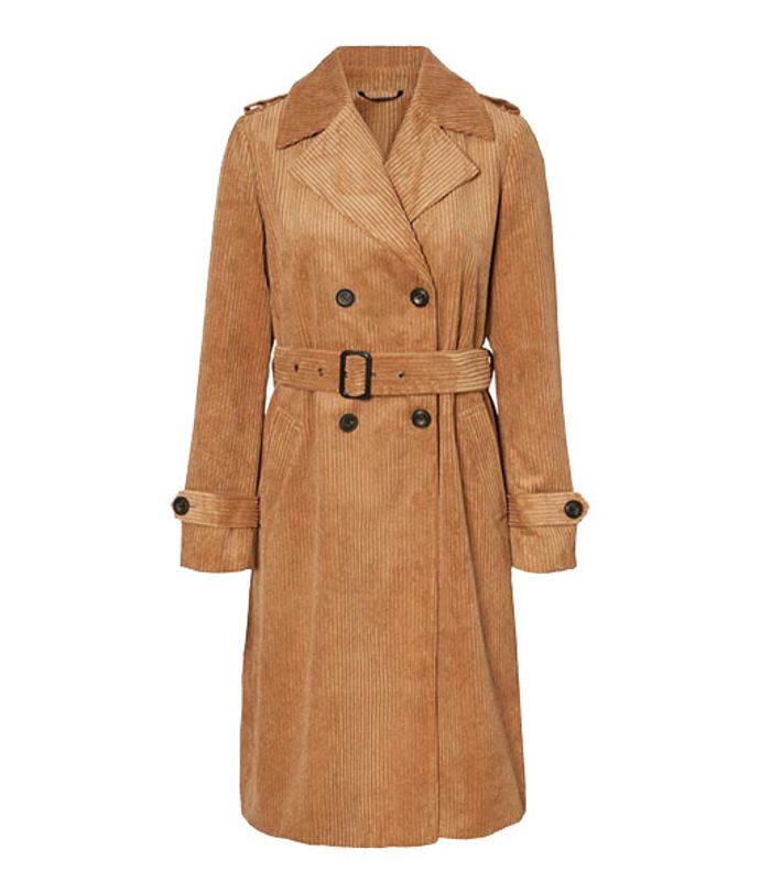 Manšestrový trenčkot ve velbloudím odstínu prodává například značka NYC Jackets, v přepočtu 4042 Kč.