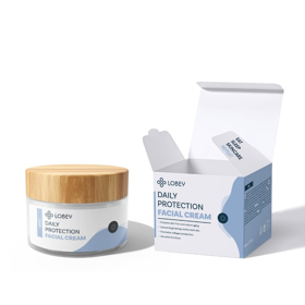 Denní ochranný a omlazující přírodní pleťový krém s kyselinou hyaluronovou, vitamínem C a extrakty z kamélie japonské a hnědé řasy, Lobey, 779 Kč