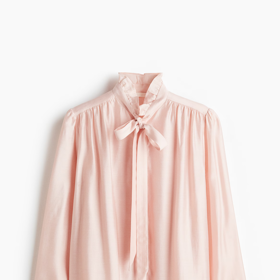 Halenka s mašlí u krku, H&M, 619 Kč