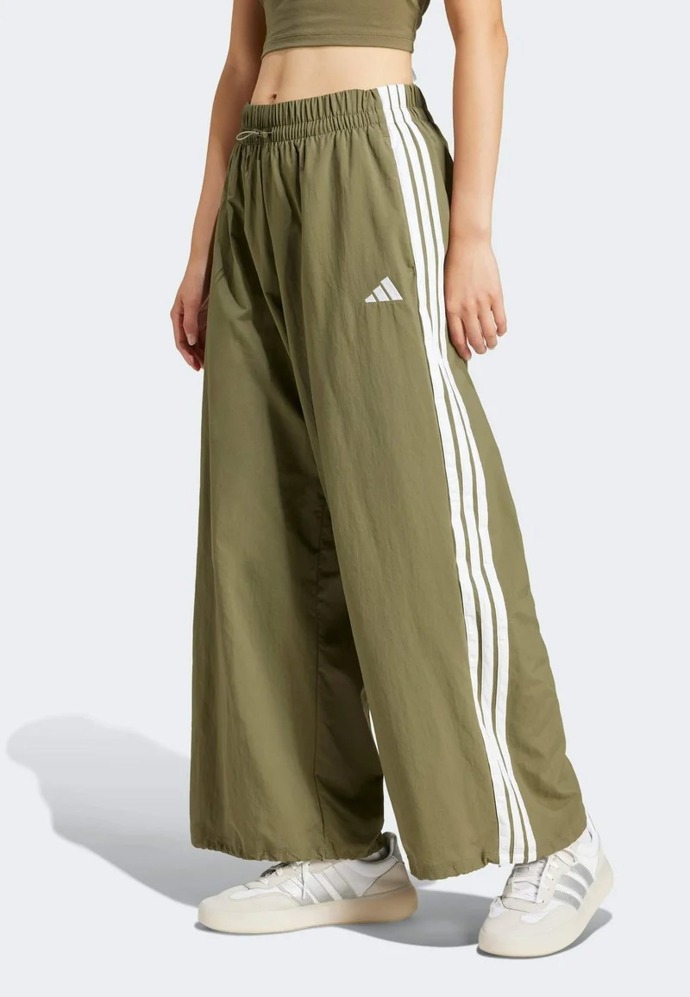Teplákové kalhoty, adidas Sportswear, 1200 Kč