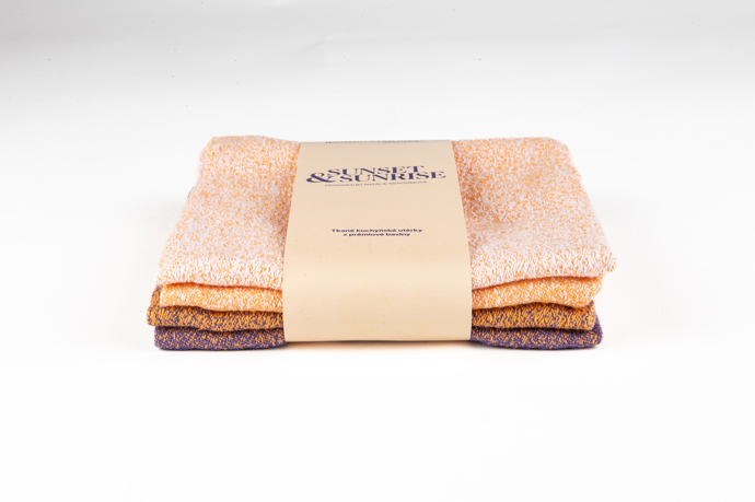 Západ a východ slunce, který probouzí emoce. Nové kolekce utěrek od Potten & Pannen – Staněk mění kuchyň v místo s uměleckým přesahem 