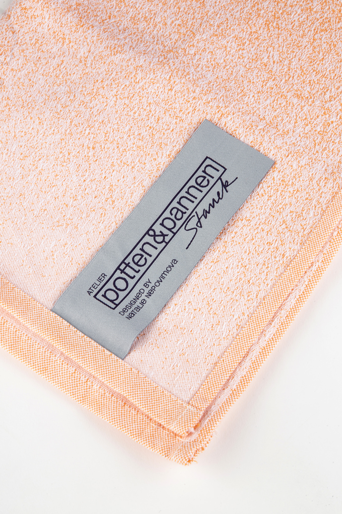 Západ a východ slunce, který probouzí emoce. Nové kolekce utěrek od Potten & Pannen – Staněk mění kuchyň v místo s uměleckým přesahem 