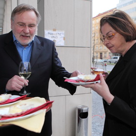Manželé spolu byli déle než šedesát let, poznali se na gymnáziu. 