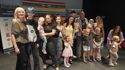 FOTO: Štěpánka Duchková a Michaela Nosková vzaly děti na akce o dinosaurech.