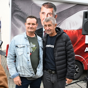 Andrej Babiš s příznivcem.