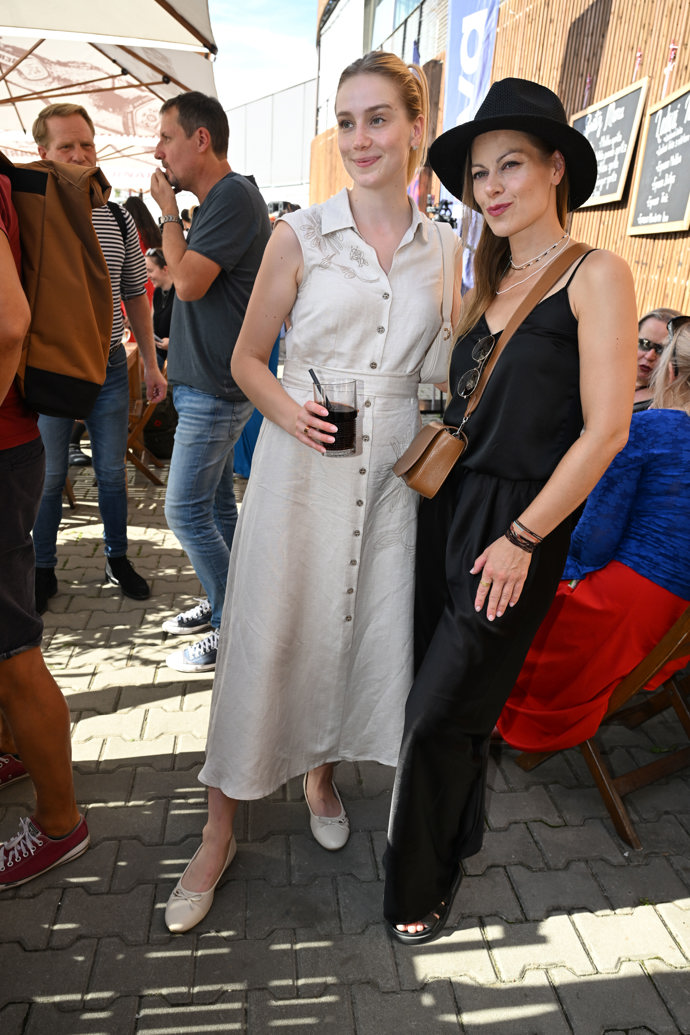 Anna Kadeřávková a Hana Holišová.