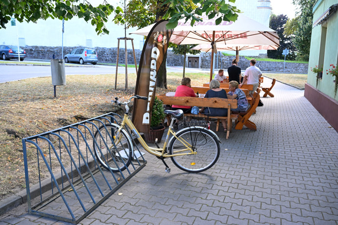Restaurace U Jelena má příjemnou zahrádku.