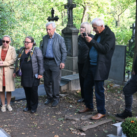 Vlevo Tomáš Zajíc, Anička a Haniččina sestra Marie Kottová, úplně vpravo Petr Krampol.
