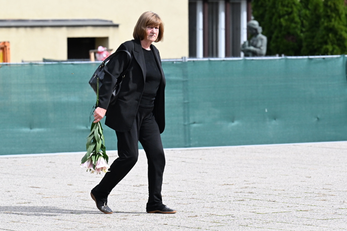 Rodina a přátelé se loučí s Petrem Obdržálkem. Pohřeb probíhá v Malé obřadní síni strašnického krematoria.