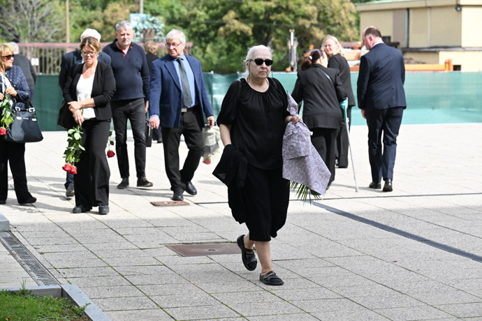 Přátelé a kolegové se přišli naposledy rozloučit s režisérem Petrem Obdržálkem.