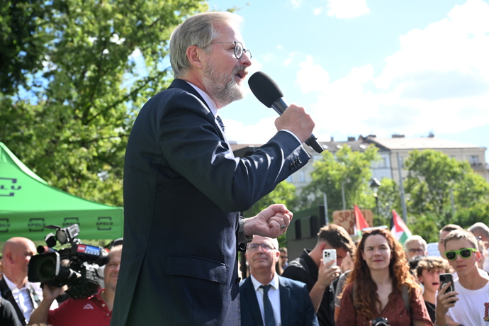 Setkání přitáhlo kolemjdoucí i příznivce.