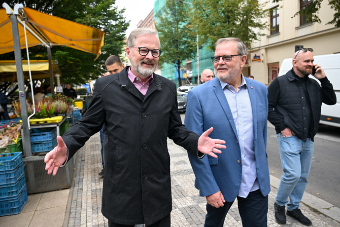 Petr Fiala přichází na akci Spolu.