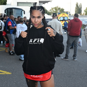 Angie Mangombe se k tomu vyjádřila na sociálních sítích.