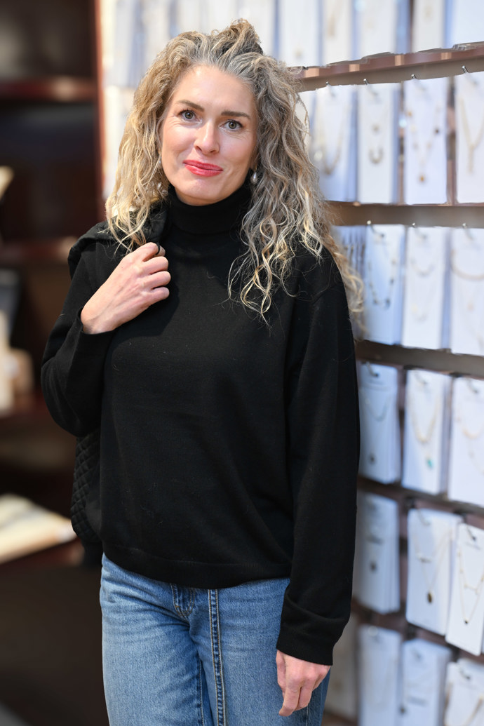 V roce 2020 o většinu šperků přišla - vykradli ji dělníci. V době, kdy umíral její manžel Jiří Menzel. 