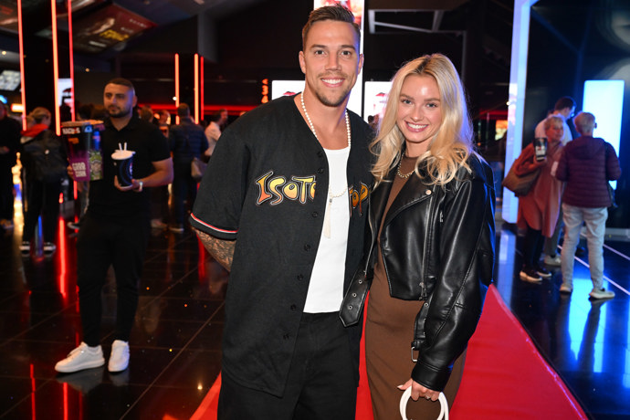 Denisa Válová a Kryštof Novák na premiéře filmu Jedna bitva za druhou.