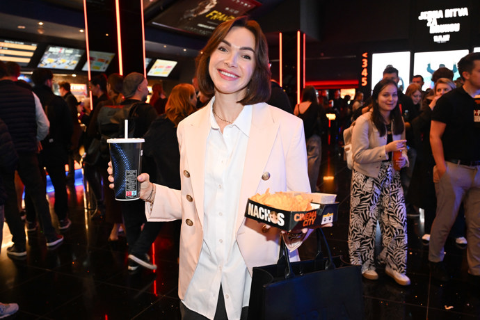 Kamila Nývltová na premiéře filmu Jedna bitva za druhou.