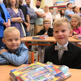Školáci v Pečkách.