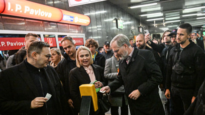 FOTO: Petr Fiala s Janou Černochovou si štípali lístek.