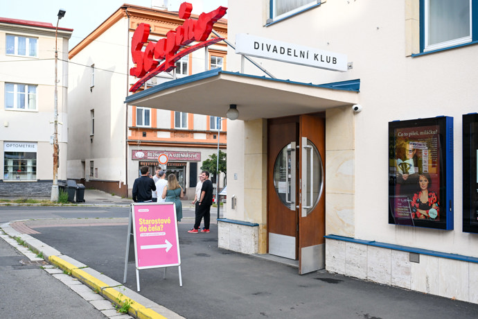 Politik měl debatu v divadelním klubu v Kolíně.