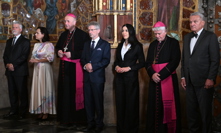 Petr Pavel s dalšími klíčníky odemkli korunovační klenoty. Budou vystaveny na Pražském hradě 