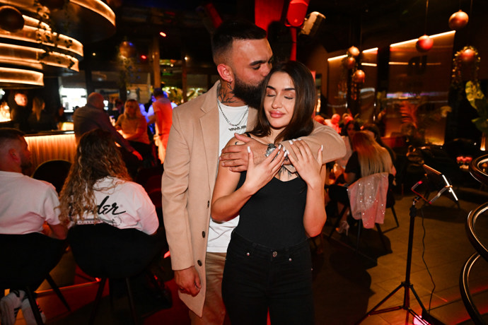 Freescoot ukázal lásku. 