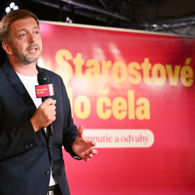 Podpořil Víta Rakušana.