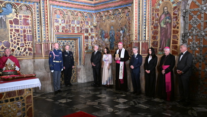 FOTO: Odemykání korunovačních klenotů