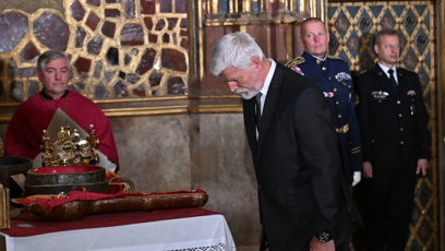 FOTO: Petr Pavel u korunovačních klenotů.