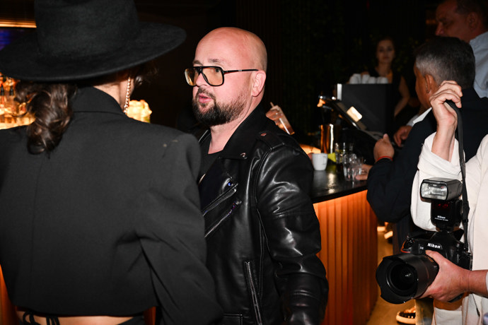 Zdeněk Chytil se bavil s Danielou Zálešákovou. 