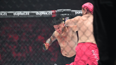 FOTO: Krkavý zápas na třináctém galavečeru Clashe.