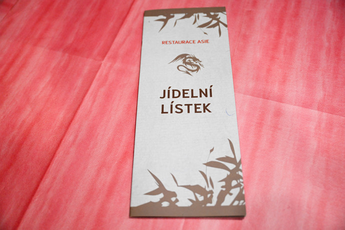 Jídelní lístek se od natáčení proměnil, pár jídel ubylo, jiná naopak přibyla. Ty největší klasiky ale zůstaly. 
