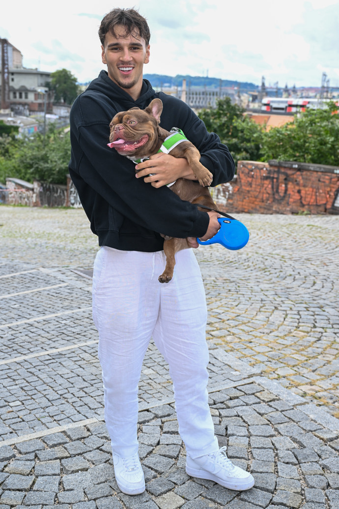 Honza Michálek míří do Love Islandu, Bentley bude umístěn do psího resortu. 