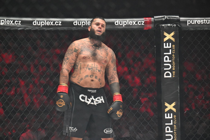 Leo Beránek v kleci.